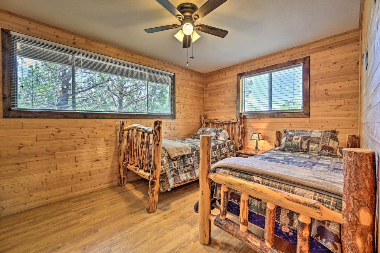 Pine Peaceful Strawberry Cabin Fire Pit And Hot Tub מראה חיצוני תמונה